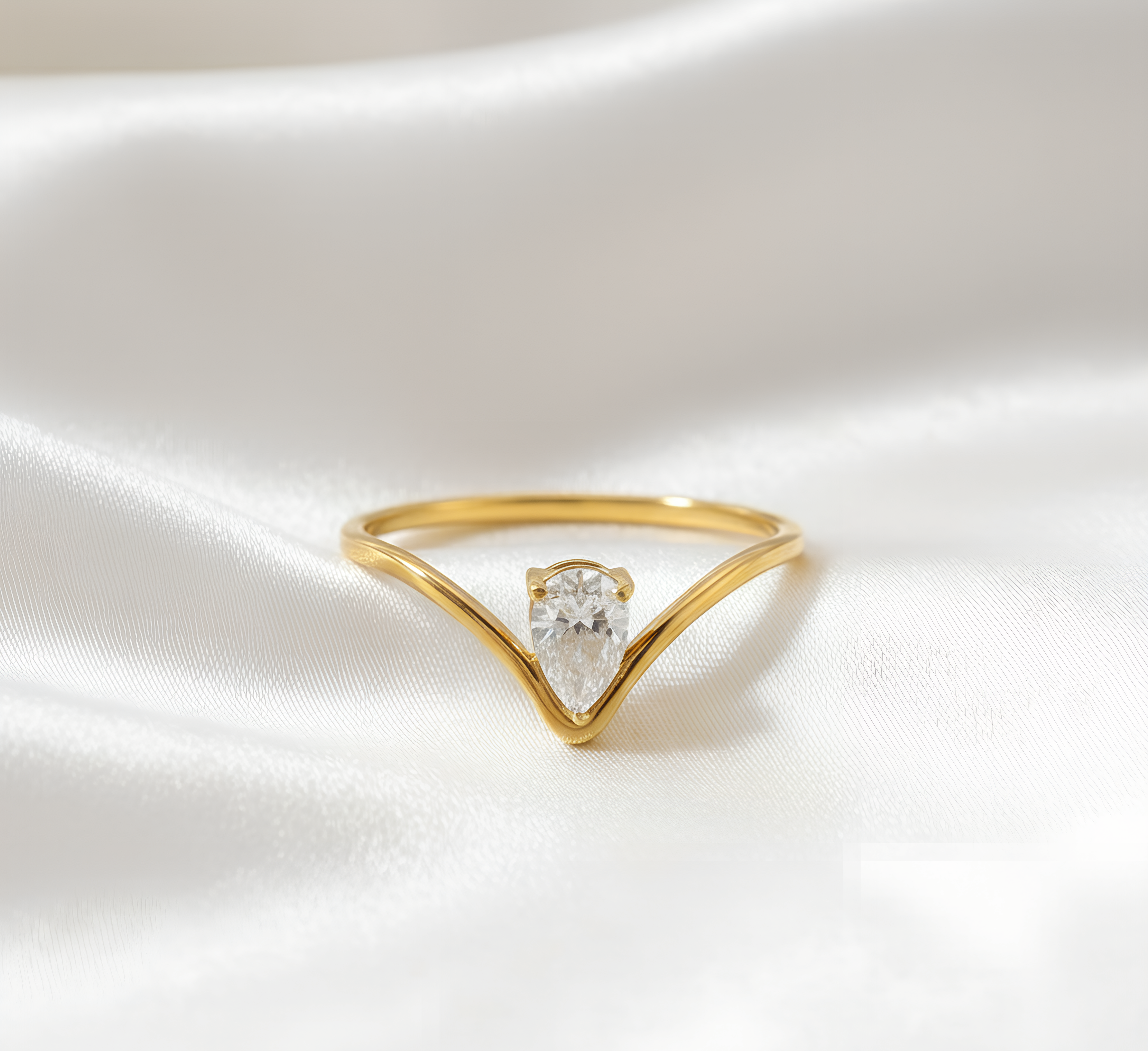 Gold Plated Waterproof Anti-Tarnish V-Shaped Zircon Ring for Women
